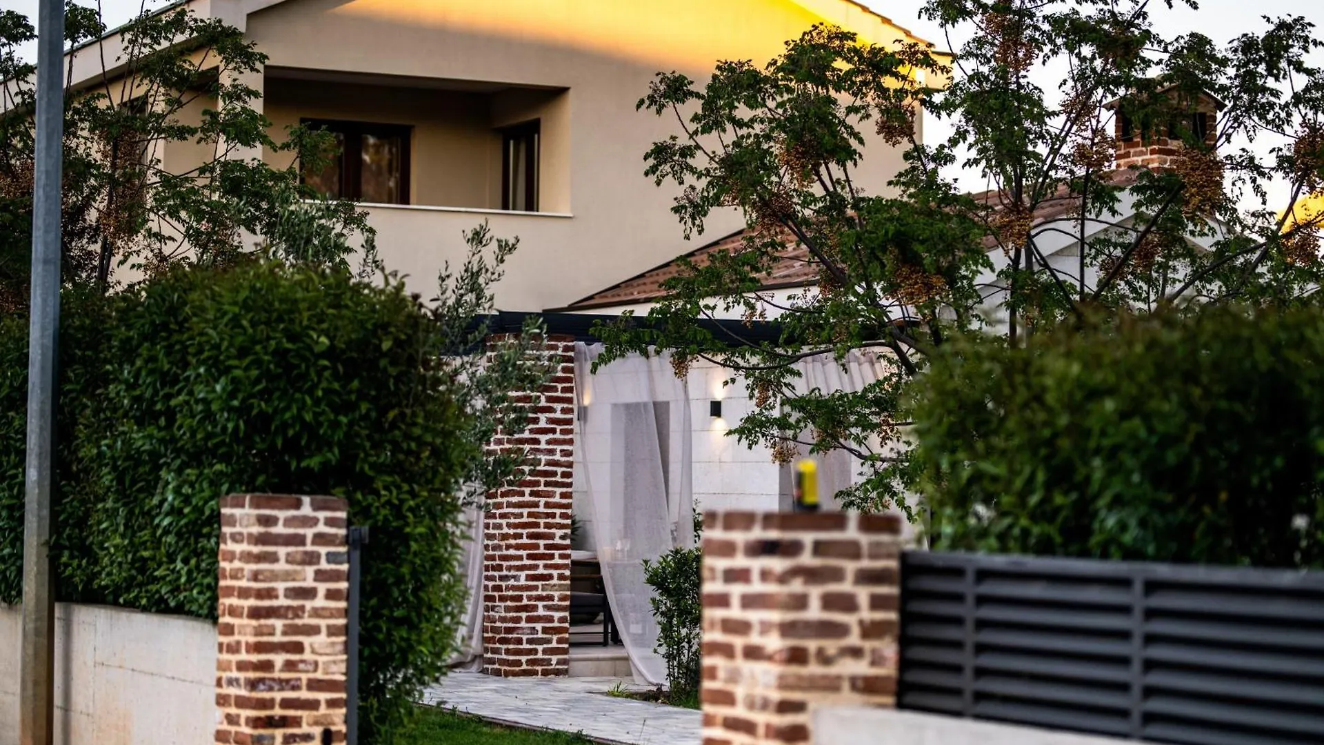 Vila House 