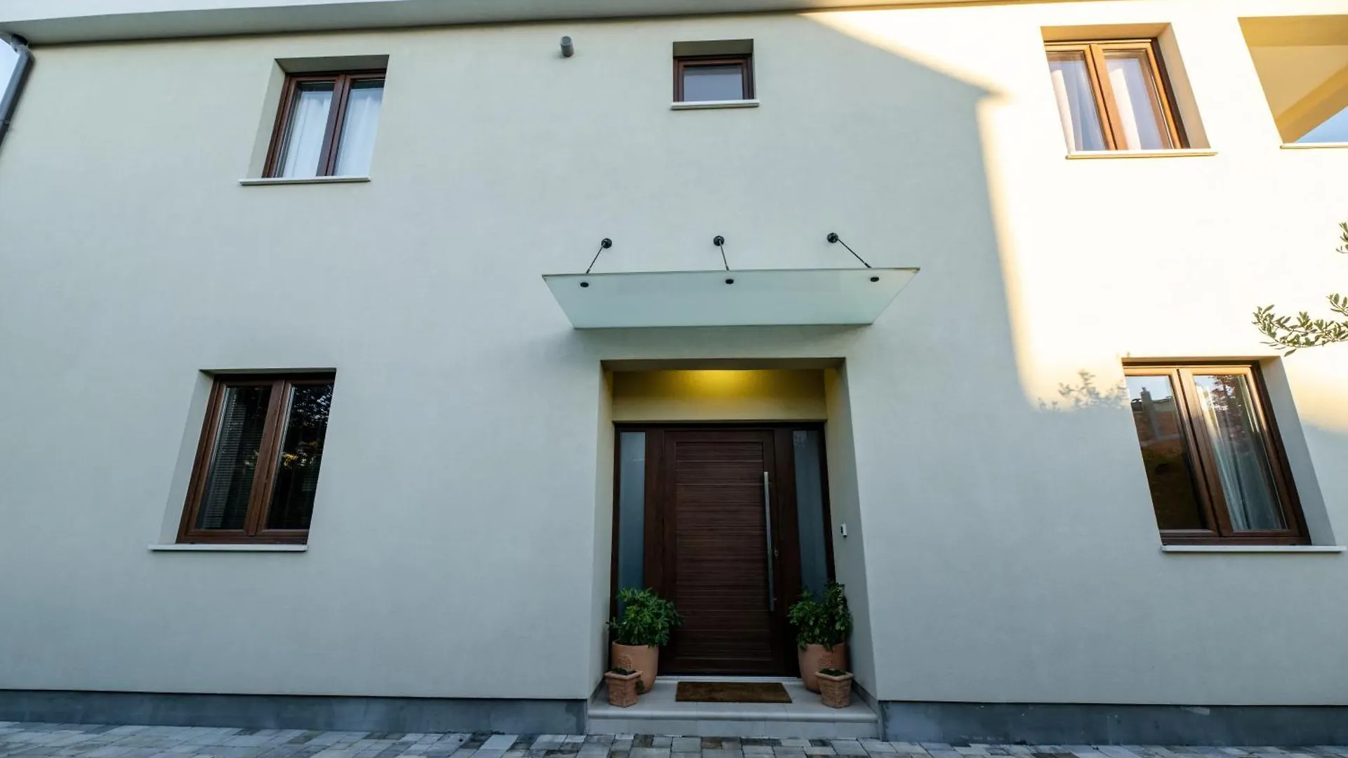 فيلة House 